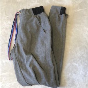 Women’s scrub jogger pants